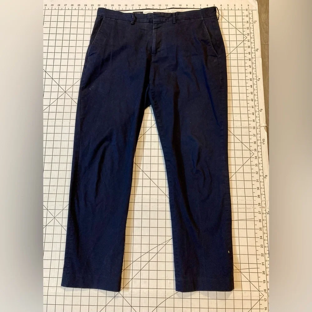 J. Crew Men’s Size 33/30 Navy Flex Bedford‎ Chino Pants